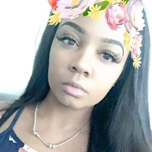 Meet your Posher, Queen